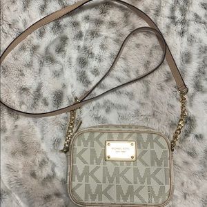 Michael Kors Crossbody purse